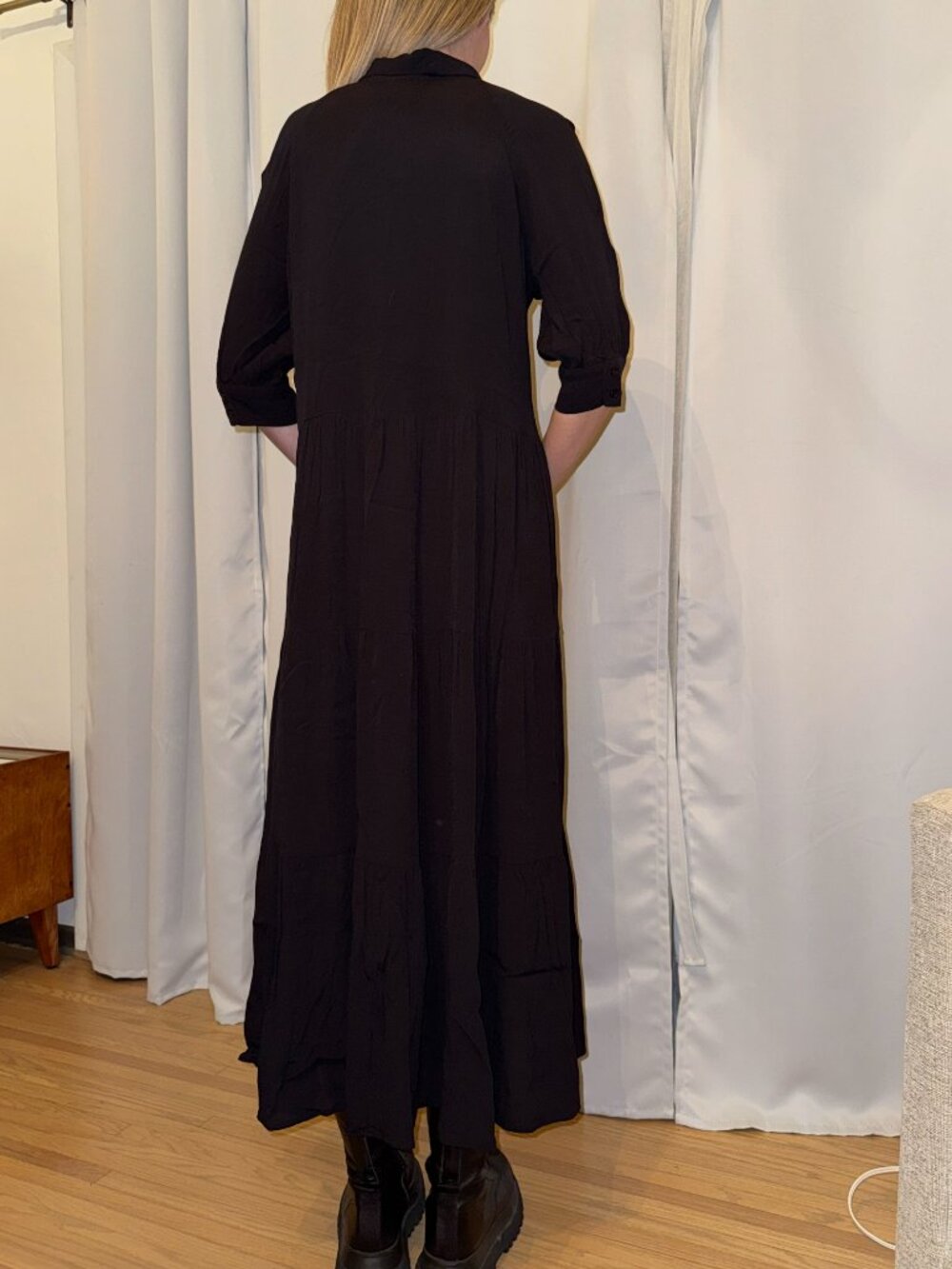 a Loves a Women's Black Dress - Picture 5 of 8
